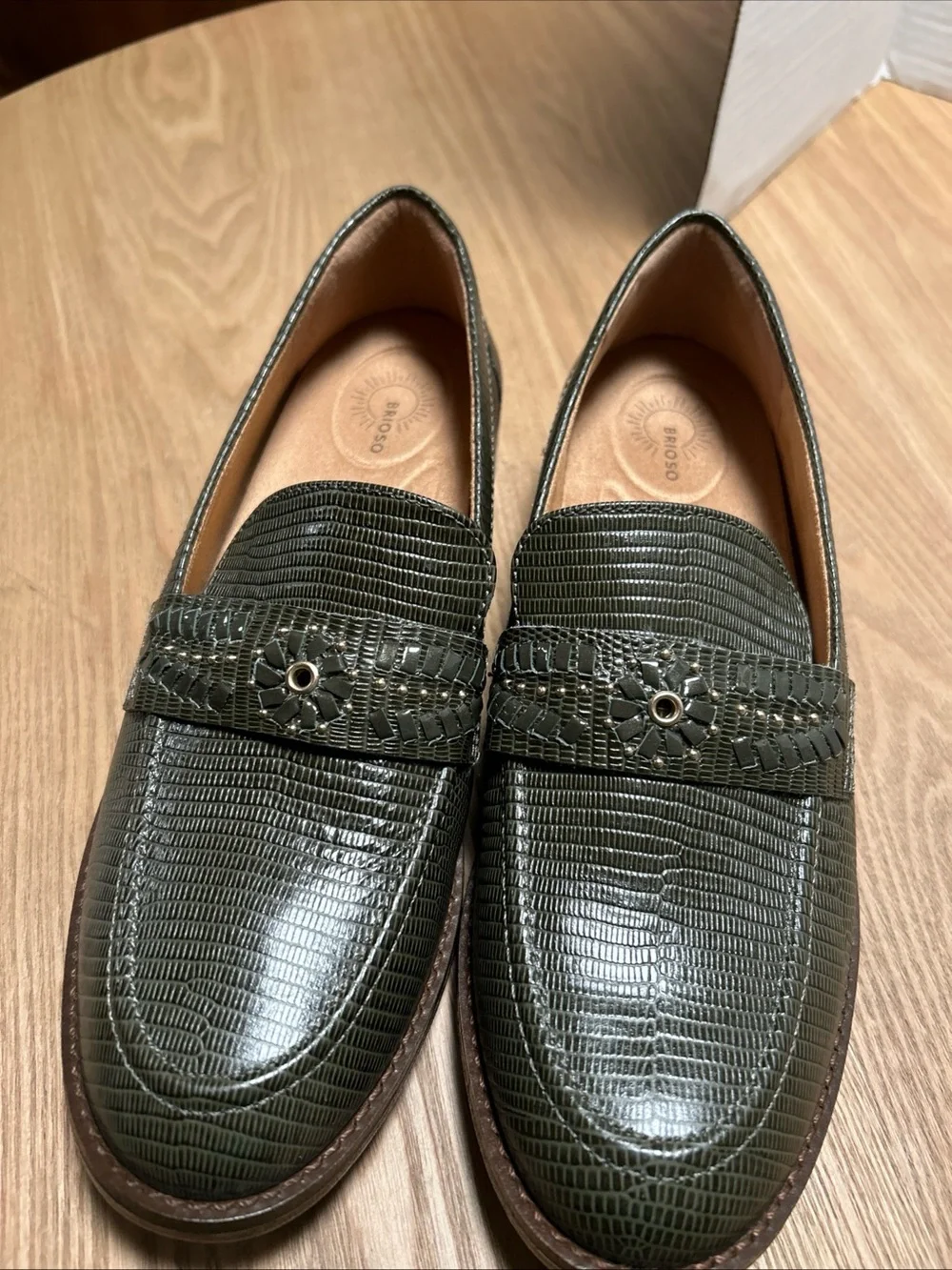 Woman’s Brioso Frisco Lizard Embossed Leather Olive Green Size 9 1/2 M